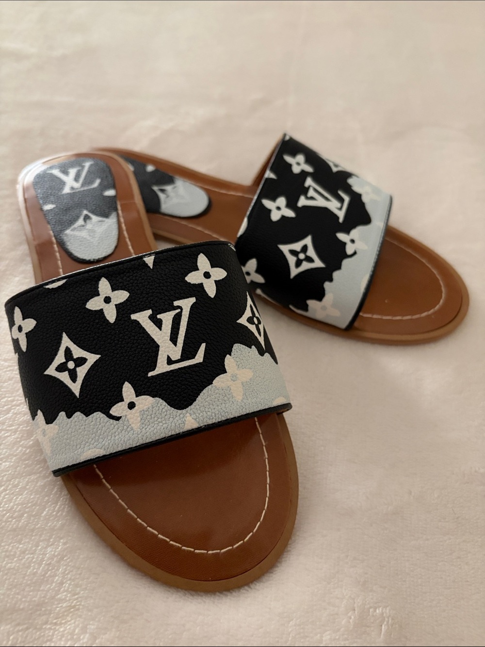 SL Fashions ladies  Black and White Monogram Slide Sandals. NEW size 37